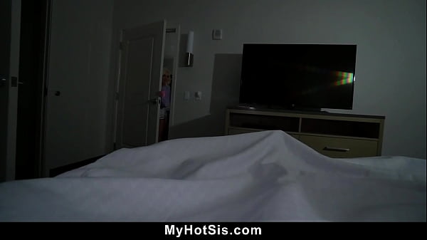 My Stepsis Tries to Convince Me to Forget About My Girlfriend – Myhotsis