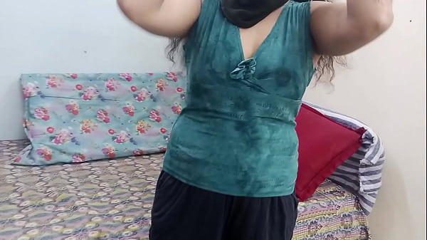 The step brother-in-law turned out to be crazy about the bhabhi’s pussy, Debor Bhabhi ki chut ka dewanaa nikla